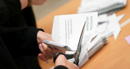 Pēc pašvaldību vēlēšanām, kas notika 2025. gadā, pret vairākiem Latvijas pilsoņiem tika sākta kriminālvajāšana par vēlētāju balsu "pirkšanu".
