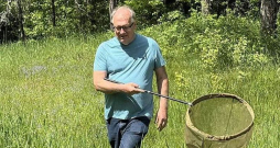 Daugavpils Universitātes topošajiem biologiem 2. jūnijā sākās lauku prakšu sezona Ilgās. Tomēr rektors un profesors Arvīds Barševskis ir norūpējies – ļoti maz kukaiņu, ko rādīt. Daugavpils Universitātes topošajiem biologiem 2. jūnijā sākās lauku prakšu sezona Ilgās. Tomēr rektors un profesors Arvīds Barševskis ir norūpējies – ļoti maz kukaiņu, ko rādīt.