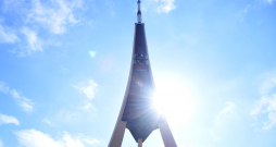 Rīgas radio un televīzijas tornis Zaķusalā. Rīgas radio un televīzijas tornis Zaķusalā.