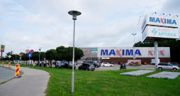 Lielveikals "Maxima XXX" Kārļa Ulmaņa gatvē.