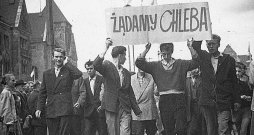 Streikotāju demonstrācija – "Pieprasām maizi!".