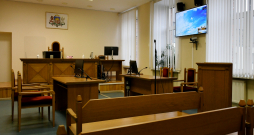 Zāle Latgales rajona tiesā Daugavpilī.