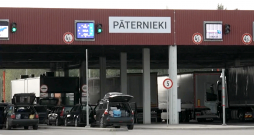 Vienīgais Latvijas un Baltkrievijas robežšķērsošanas punkts "Pāternieki". Vienīgais Latvijas un Baltkrievijas robežšķērsošanas punkts "Pāternieki".