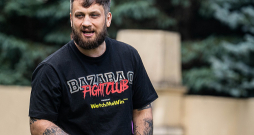 Kristaps Zutis boksā sāka trenēties tikai 23 gadu vecumā, bet ar aktivitātēm sociālajos tīklos un publiskajā vidē ieguvis lielu atpazīstamību.