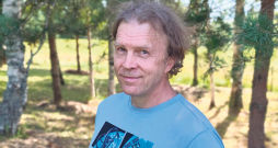 Balss aktieris un mūziķis Ilvars Jansons.