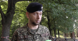 Zemessardzes 1. Rīgas brigādes komandieris pulkvežleitnants Ēriks Keisters. Zemessardzes 1. Rīgas brigādes komandieris pulkvežleitnants Ēriks Keisters.