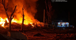 Krievijas triecienā Ukrainas pilsētai Zaporižjai naktī uz otrdienu nogalināti cilvēki. Krievijas triecienā Ukrainas pilsētai Zaporižjai naktī uz otrdienu nogalināti cilvēki.