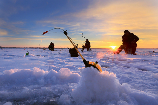 Zemledus makšķerēšana.
