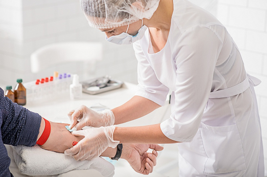 Viena no svarīgākajām rutīnas analīzēm ir pilna asins aina.