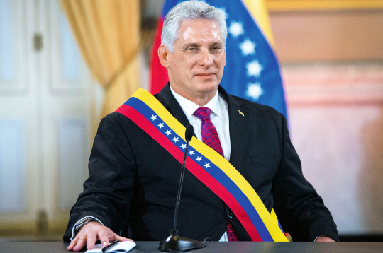 Kubas prezidents Migels Diass-Kanels vizītes laikā Venecuēlā.