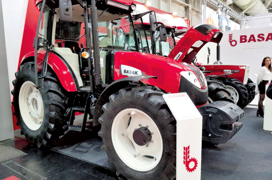 'Basak 5120' traktors.