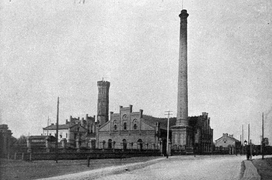 Rīgas ūdensvada iestāde ar torni 20. gs. sākumā.