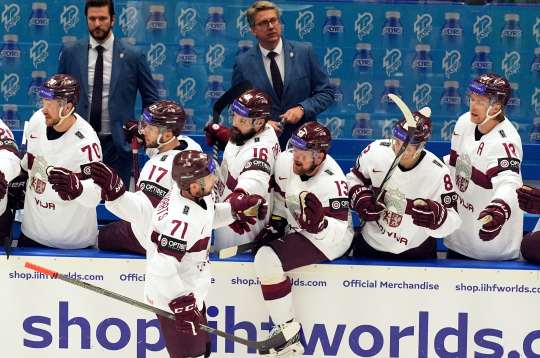 Pasaules hokeja čempionāta spēle starp Latvijas un Kazahstānas valstsvienībām ''Ostravar arēnā'' Ostravā.
