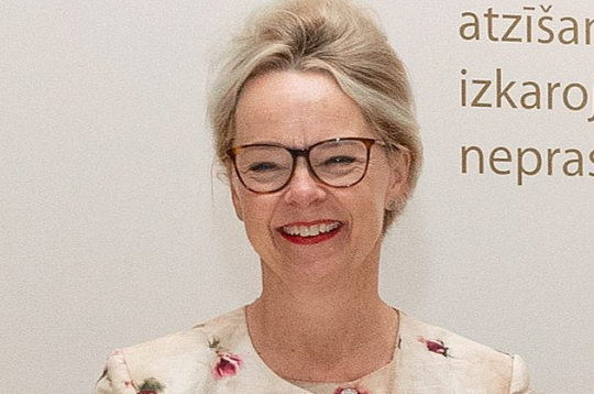 Kārina Hēglunda, Zviedrijas vēstniece Latvijā