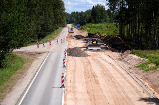 Ceļa remontdarbi.
