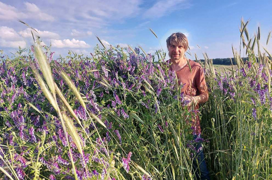 Gatis Ozols, bioloģiskās lielsaimniecības "Nodegi" saimnieks Dienvidkurzemes novadā.