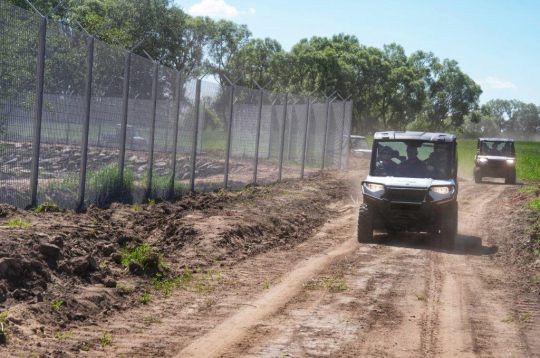 Žogs uz Latvijas-Baltkrievijas robežas. Žogs uz Latvijas-Baltkrievijas robežas.