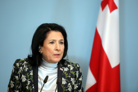 Gruzijas prezidente Salome Zurabišvili preses konferences laikā Rīgas pilī.