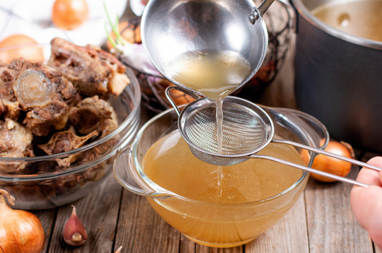 Liellopa buljons jāvāra visilgāk.