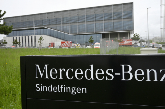 Vācijas autobūves uzņēmums "Mercedes-Benz".