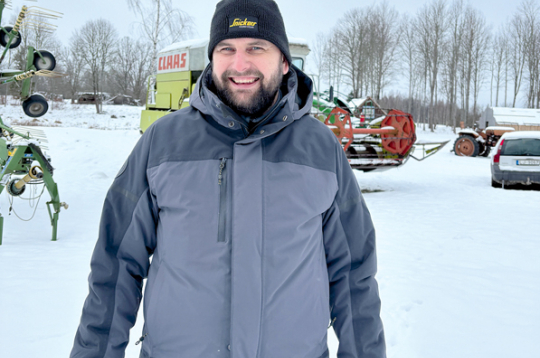 Druvienas pagasta zemnieku saimniecības "Laskumi" saimnieks Kristaps Graumanis mērķtiecīgi palielina Herefordas šķirnes ganāmpulku, kas Latvijā patlaban ir otrs lielākais. Saimnieks uzskata – arī viņa saimniecībai izaicinājums būs 100 zīdītājgovju robežšķirtnes sasniegšana, kad izaugsmes turpināšanai vajadzēs ieguldījumu jaudīgāku agregātu pirkumam.