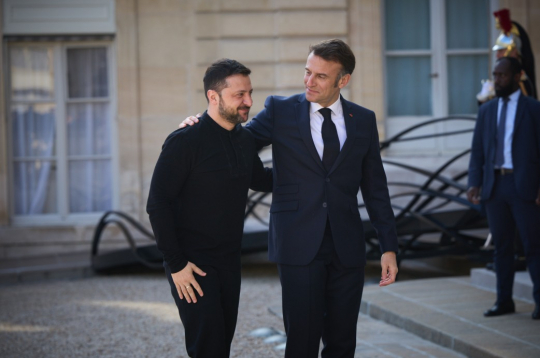 Volodimirs Zelenskis. un Emanuels Makrons.