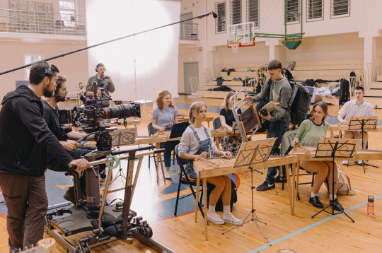 Top īsfilma “Stīgas”.