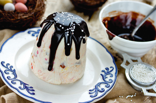 Pashas kūciņa ar šokolādes glazūru. Pashas kūciņa ar šokolādes glazūru.