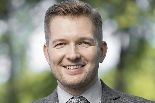 Lauksaimnieks un lauksaimniecības lobists Valters Zelčs: "Cilvēki nebrauc prom no laukiem tāpēc, ka viņiem nepatiktu lauki. Viņi brauc prom tāpēc, ka tur nav iespējas nopelnīt pienācīgu iztiku."
