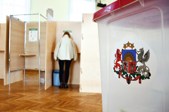 Kopumā visā Latvijā šajās vēlēšanās strādās 948 vēlēšanu iecirkņi.