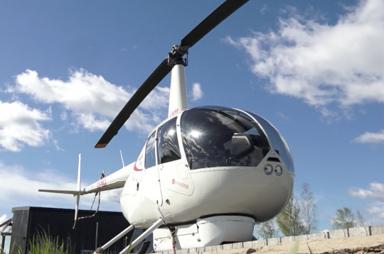 "Sadales tīkls" elektrolīniju apsekošanai izmanto pat speciālus helikopterus.