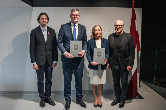 Rīgas dome un Latvijas Okupācijas muzejs šodien parakstīja sadarbības memorandu par pieminekļa "Svešo varai spītējot" izveidi, kas būs veltīts nacionālās pretošanās kustībai padomju okupācijas laikā.