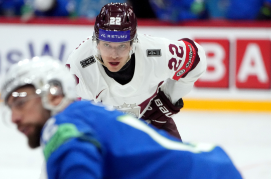 Latvijas hokeja izlases spēlētājs Toms Andersons.