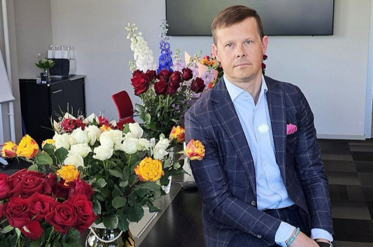 Pagājšnedēļ Rīgas Austrumu klīniskās universitātes slimnīcas valdes priekšsēdētāja Normunda Staņēviča pēdējā darbadienā daudzi darbinieki izteikuši viņam pateicību ar ziediem.