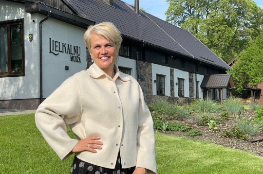 Tagad Ilze Kalniņa savā Lielkalnu muižā var ierasties arī baltā jaciņā, jo visi smagākie un melnākie darbi aiz muguras.