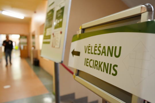 Pašvaldību vēlēšanas 72. vēlēšanu iecirknī Rīgas Valsts 3. ģimnāzijā.
