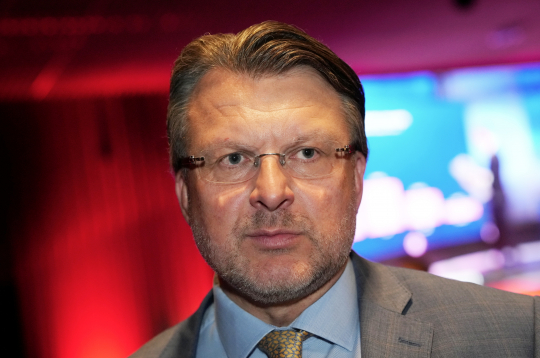 "Latvija pirmajā vietā!" Rīgas mēra amata kandidāts Ainārs Šlesers.