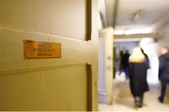 Rīgā, pārlūkojot patvertņu mantojumu, vispirms pārbaudīja pagrabus un vēsturiski būvētās patvertnes.