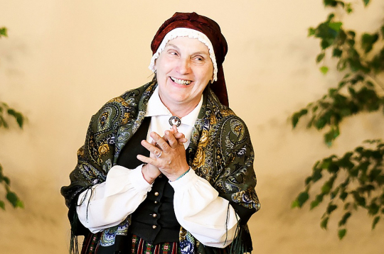 Tradicionālās kultūras izcilības balvu folklorā saņems Jelgavas folkloras kopas "Dimzēns" vadītāja Velta Leja.