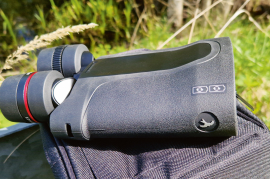 Optiskais binoklis ar attēla stabilizāciju KITE OPTICS APC STABILIZED 16X42.