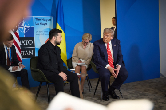 Volodimirs Zelenskis un Donalds Tramps Hāgā.