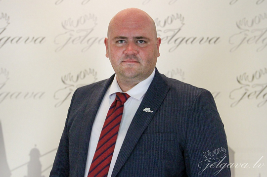 Mārtiņš Daģis ievēlēts par Jelgavas domes priekšsēdētāju. Viņš nomainījis amatā Andri Rāviņu, kurš bija visilgāk amatā esošais Latvijas pašvaldības vadītājs – par pilsētas domes priekšsēdētāju viņš tika ievēlēts 2001. gada 26. martā un turpināja šo darbu vairākus sasaukumus.