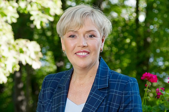 "AS "Sadales tīkls" izstrādātais "Energo barometrs" veicina plašāku skatījumu uz mājsaimniecības enerģijas risinājumiem – tas palīdz izvērtēt izmantoto pieslēgumu un energoresursu kombināciju no tehniskā viedokļa," secina "Elektrum" Enerģijas centra vadītāja Sanita Bilzena.