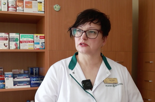 SIA "Pilsētas aptieka" filiāles Valmiermuižā farmaceite Līga Liepiņa.