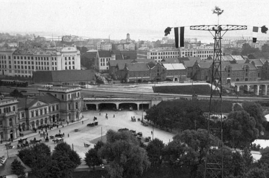 Karogotais Rīgas radiotornis.