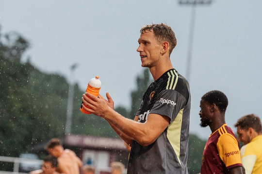 Rihards Matrevics sezonas sākumā sargājis vārtus visos trijos Prāgas "Dukla" mačos Čehijas čempionātā. Viņš tika aicināts uz komandu kā pirmais numurs.