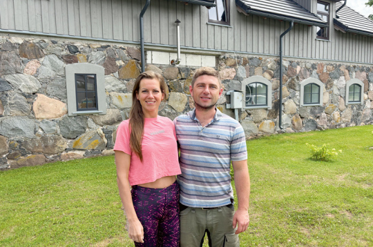 Zemnieku saimniecības "Kalna Rubeņi" saimnieki Agnese Medene un Rūdolfs Medenis gaļas lopkopībā vienlaikus sekmīgi darbojas vairākos virzienos: audzē Herefordas šķirnes dzīvniekus vaislai, darbojas ar to nobarošanu, kā arī ražo gaļas produktus.