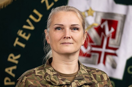 Anita Pizele: "Pēc Aizsardzības koledžas pabeigšanas viena kolēģe man jautāja, ko tu darīsi, kad tev iedos komandēt bataljonu. Teicu – apsēdīšos, izpētīšu, kas ir manā atbildībā, un tad aizsargāšu to teritoriju."
