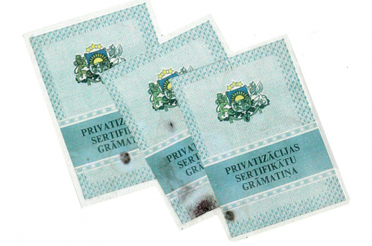 Privatizācijas sertifikātu grāmatiņas.