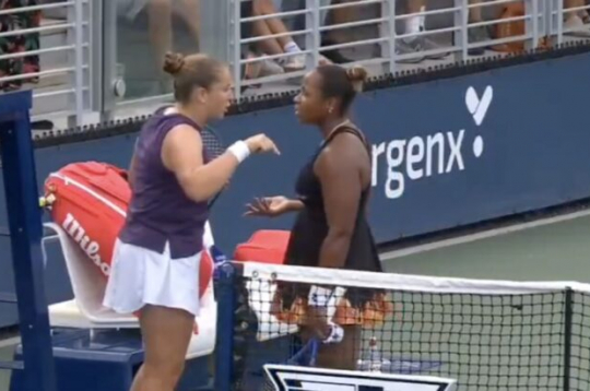 Aļona Ostapenko un Teilore Taunzenda.
